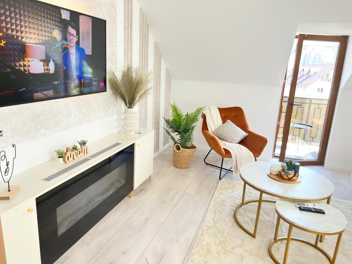 Studio Poienii - A Cozy Stay 5 Min Away From The Center Bistrita  Bagian luar foto